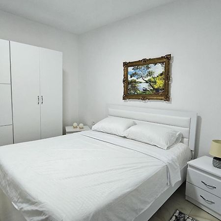 Guesthouse Albi Berat Eksteriør bilde