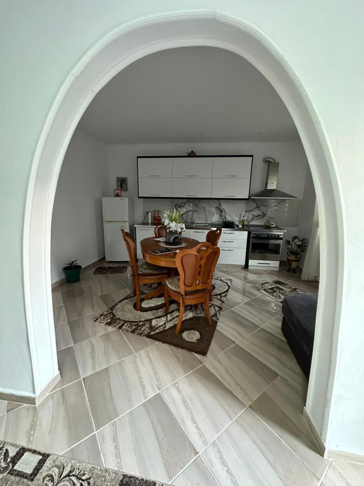 Guesthouse Albi Berat Eksteriør bilde