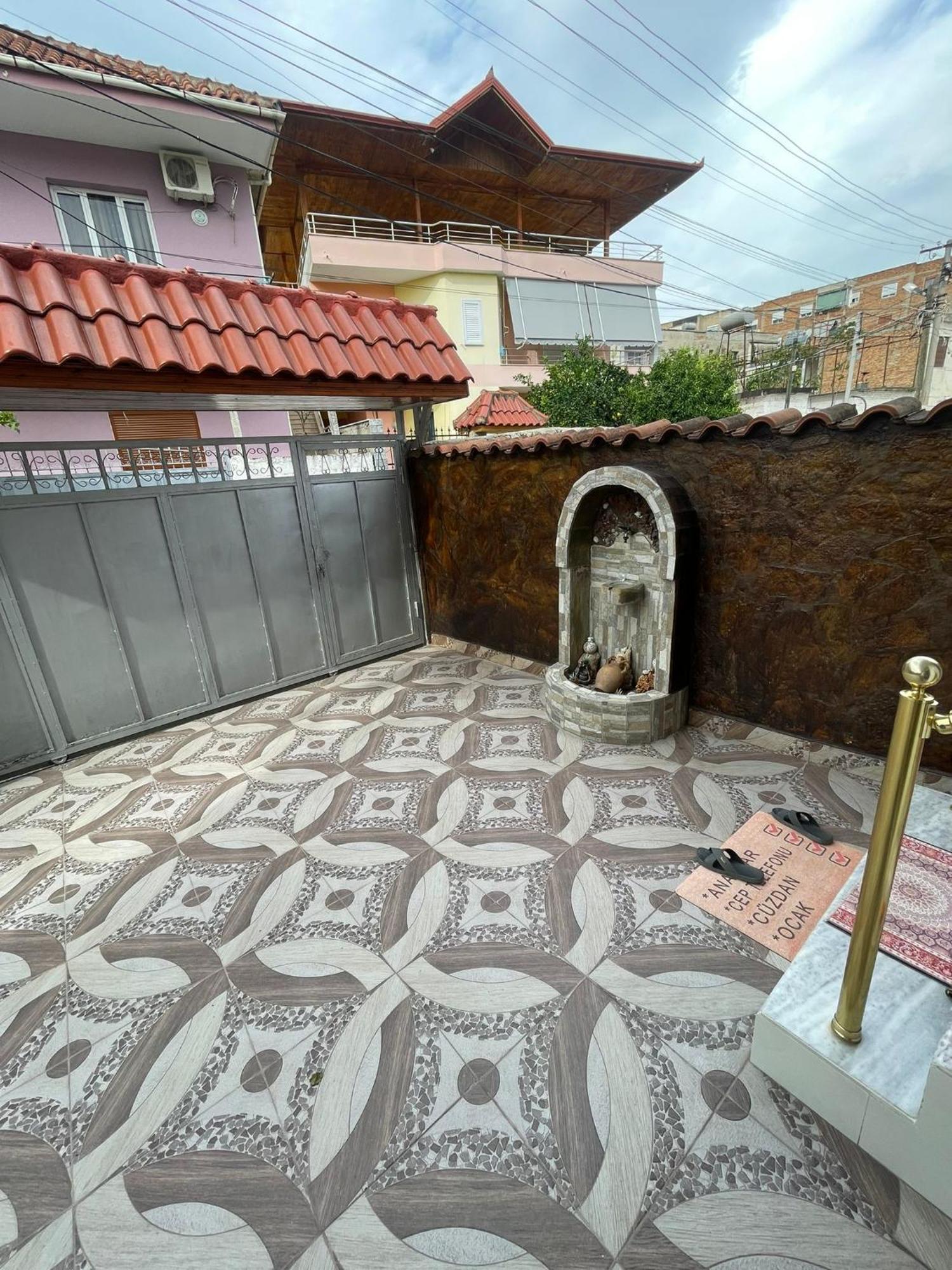 Guesthouse Albi Berat Eksteriør bilde