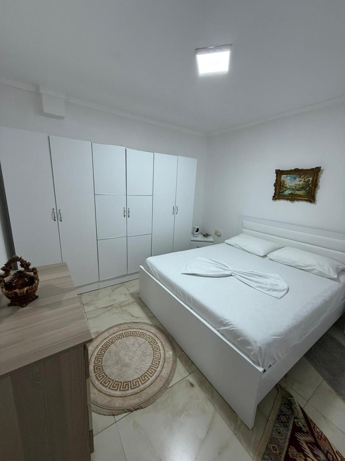 Guesthouse Albi Berat Eksteriør bilde