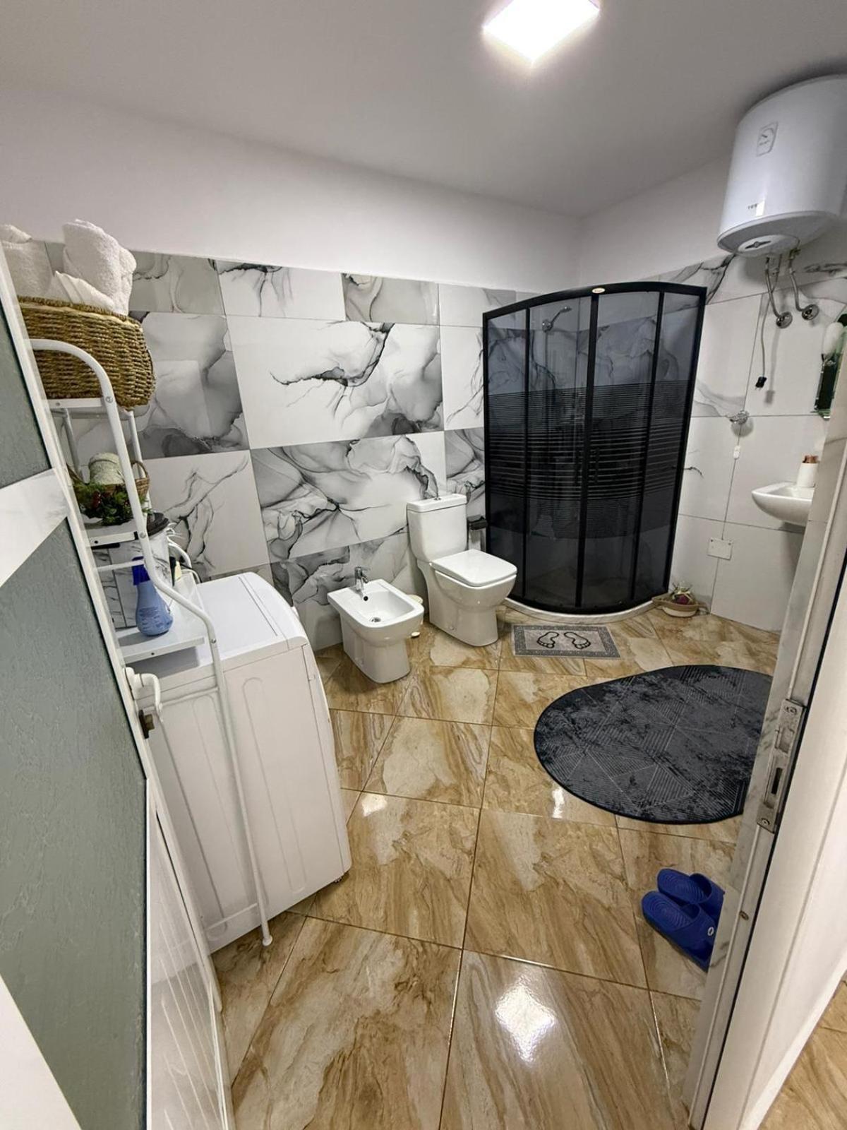 Guesthouse Albi Berat Eksteriør bilde
